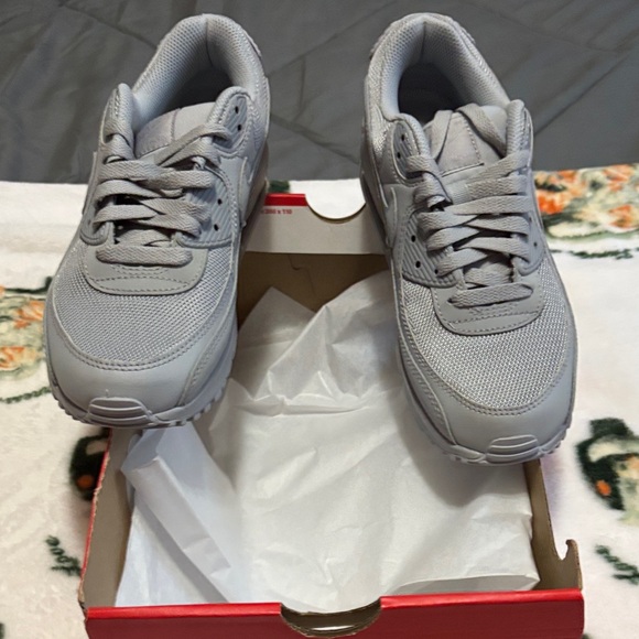 Nike Men's Light Gray Sneakers - Picture 1 of 6